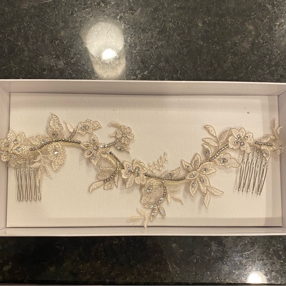 🆕 PowderBlueBijou Wedding Lace Headpiece Hair Comb - Picture 2 of 4